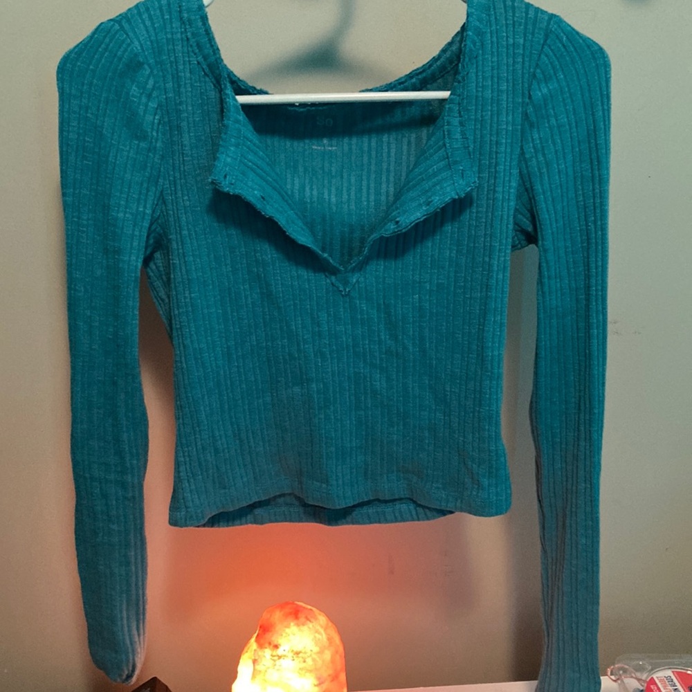 Long sleeve teal crop top